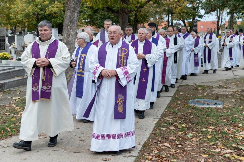 2025_10_27_gyurosovics temetes_45.jpg 2025_10_27_gyurosovics temetes_45.jpg